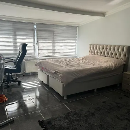 Merkezi Konumda, Ferah Ve Ucuz Guest house