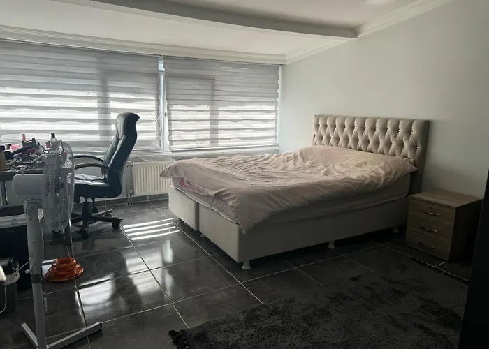 Merkezi Konumda, Ferah Ve Ucuz Penzion